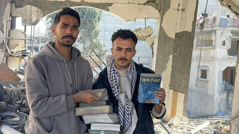 Gazze’de soykırımın ardından kurulacak olan ilk halk kütüphanesine destek olabilirsiniz