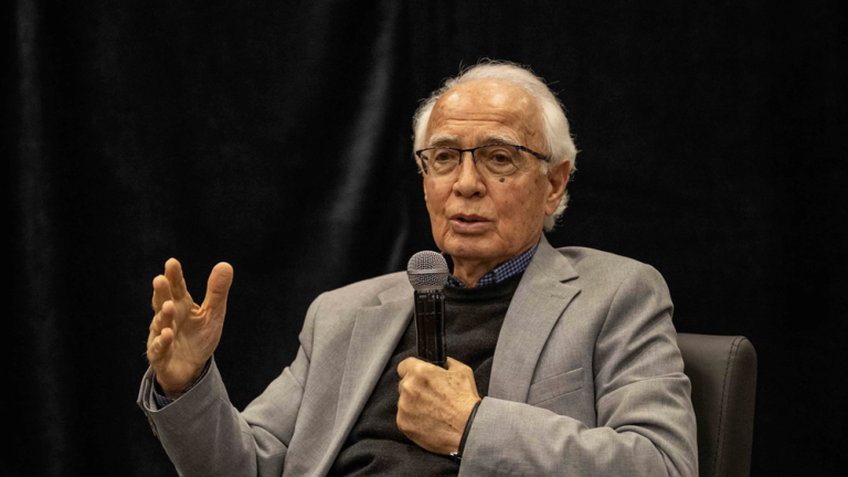 PEN Şiir Ödülü Hidayet Karakuş’a verildi
